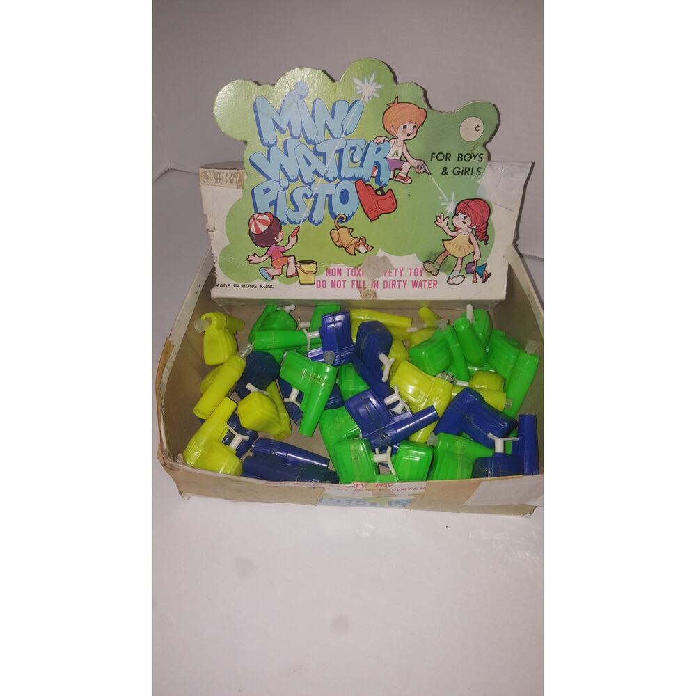 Vintage Store Display 36 Mini Plastic Water Pistol's Boys Girls Hong Kong Witty
